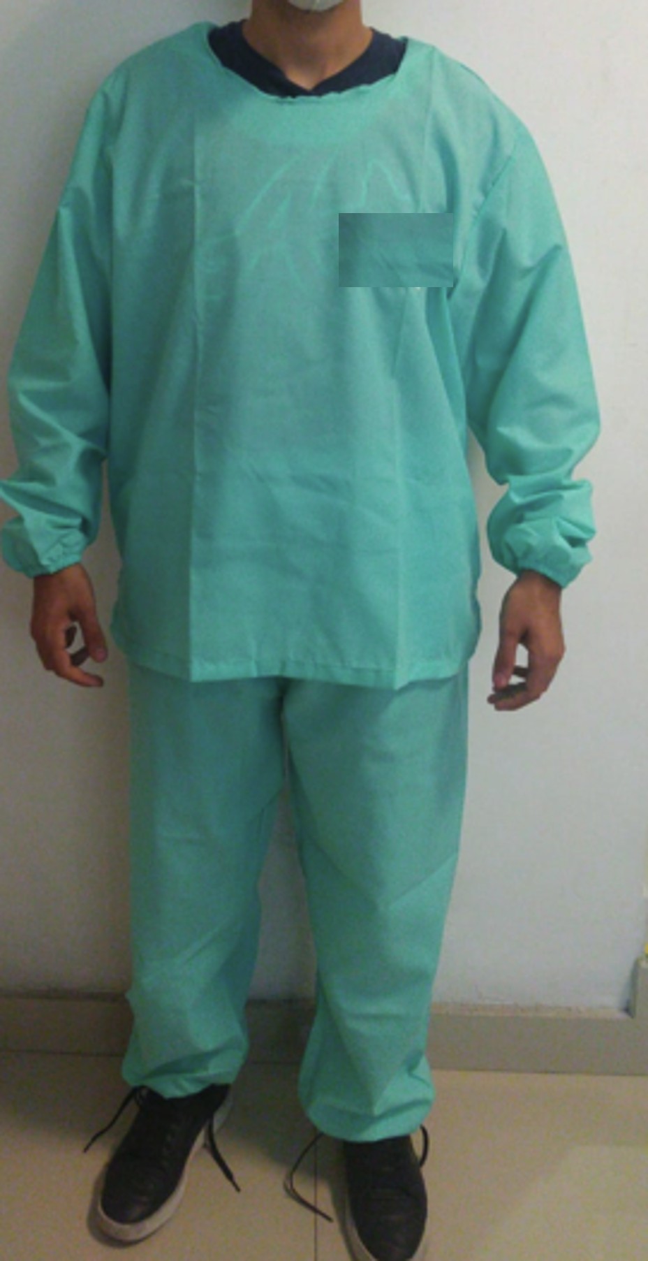 JUEGO DE FILIPINA Y PANTALÓN TIPO CIRUJANO